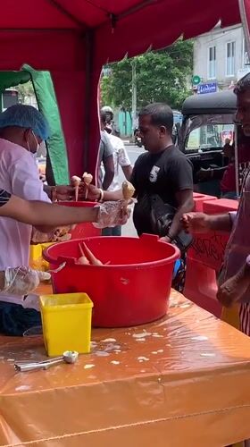 Morning beach scenes and ice cream sales in Weligama