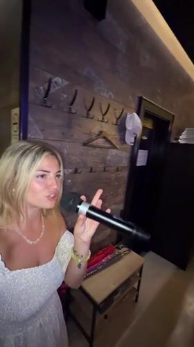Live mic moment at a Budva bar, August night
