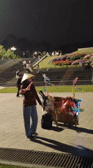 Evening recreation captured around Da Lat's Xuan Huong Lake