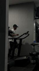 Gym mirror reflection captured in San Bernardino Tlaxcalancingo
