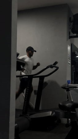 Gym mirror reflection captured in San Bernardino Tlaxcalancingo