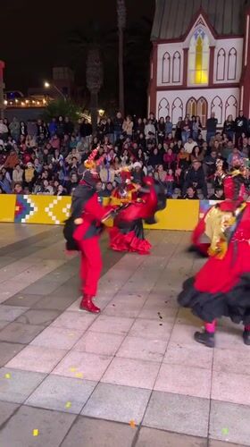 Arica plaza hosts Aymara New Year celebrations at night