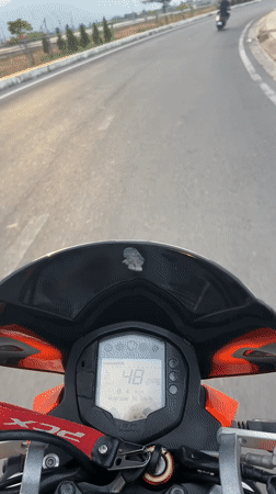 Morning highway travel documented in Nam Nha Trang Ward