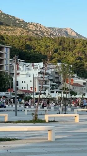 Lazy afternoon on the Sutomore waterfront promenade