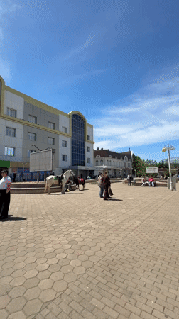 Street performers entertain crowds in Birobidzhan public square