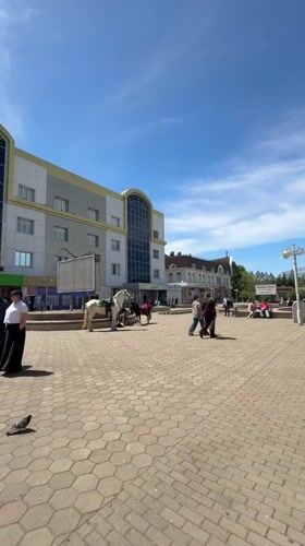 Street performers entertain crowds in Birobidzhan public square