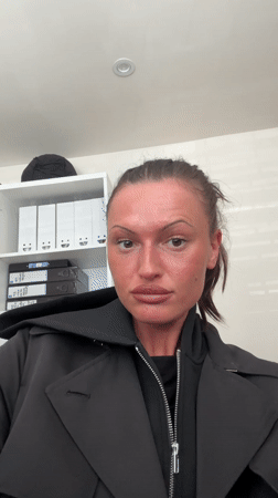 Woman takes selfie in Tunbridge Wells, appears flushed