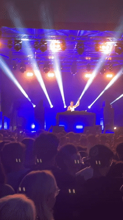 DJ set draws a crowd under the lights in Saint-Just-Saint-Rambert