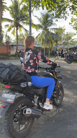 Motorcycle stunts and children's train spotted in Buruan parking area