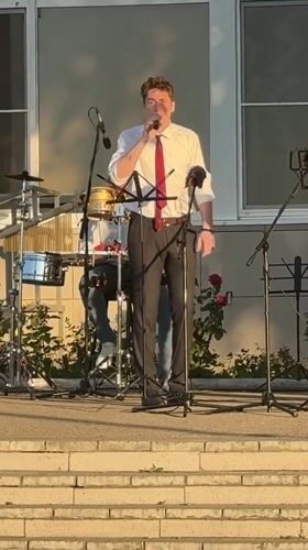Outdoor jazz concert draws crowd in Astrakhan