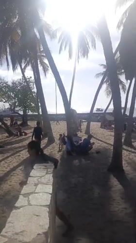 Busy beach day draws crowds to Juan Griego waterfront
