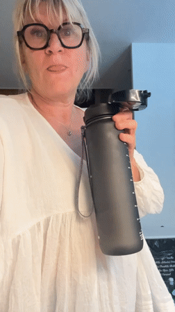 Woman spotted with pets during quiet evening in Chambœuf