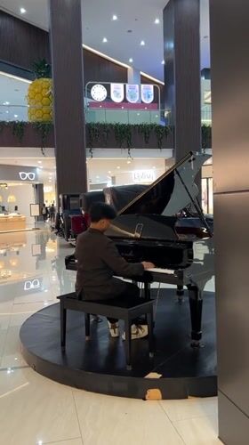 Morning scenes captured at Kuta shopping and dining venues