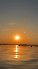 Sunset paddleboarding session documented in Chaikovsky, Russia