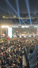 Outdoor concert draws crowds in Buenos Aires