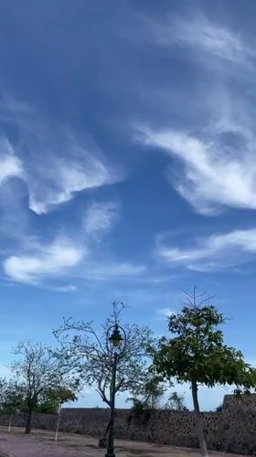 Clear skies with cirrus clouds observed in Mui Ne