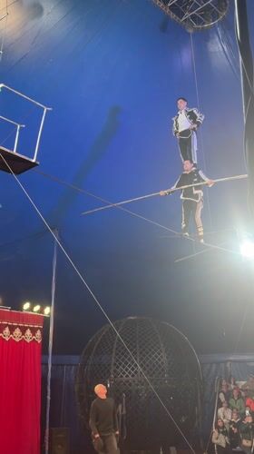 Circus performance draws crowds in Dmitrov, Russia