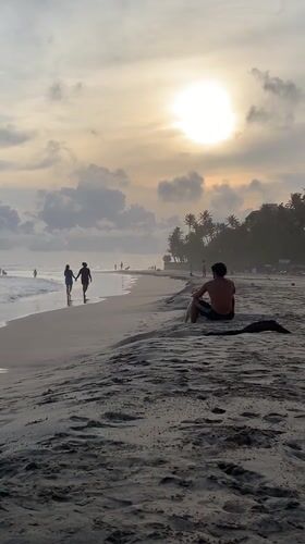 Sri Lankan beach life captured during busy morning hour