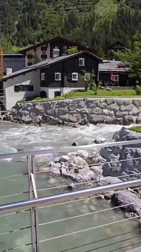 Tourist captures peaceful Alpine village scenes in Austria
