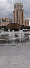 Visitors capture everyday moments at Moscow's Zaryadye Park