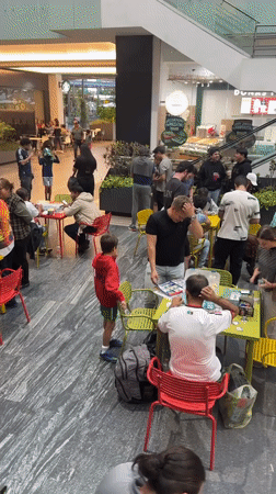 Witness documents shopping complex in Puebla over 3-hour period