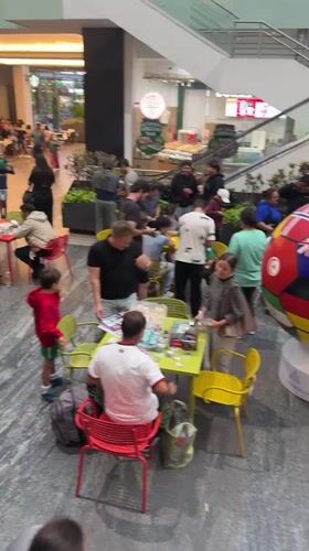 Witness documents shopping complex in Puebla over 3-hour period