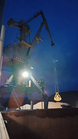 Night cargo operations continue at Shalsky port, Russia