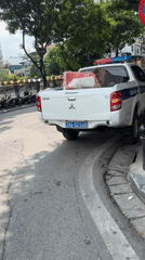 Morning street scenes captured across central Hanoi