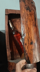 Indoor decorative items documented by witness over four minutes