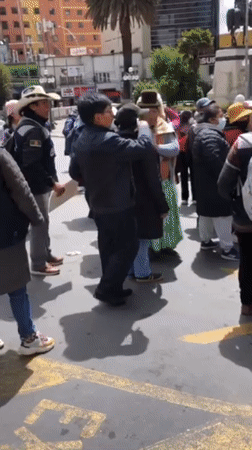 Peaceful demonstration with traditional dress held in La Paz square