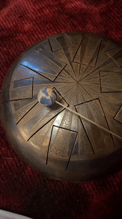 Artist documents musical and drawing session in Malakhovka