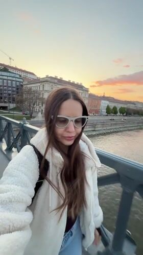 Tourist activity recorded at Budapest landmarks during afternoon hours
