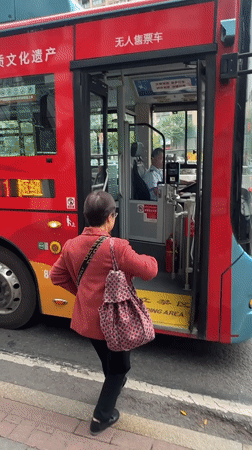 Morning commute scenes captured across Shapingba District, China