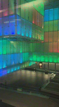 Live music performance with light installations observed in Buenos Aires