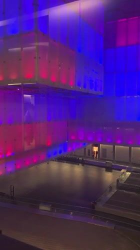 Live music performance with light installations observed in Buenos Aires