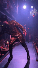 Drag cabaret show draws crowds in Chongqing entertainment district