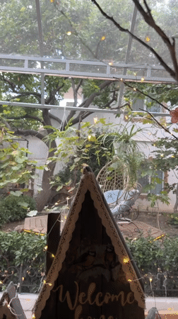 A quiet walkthrough of a charming decorative space in Feodosia