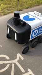 Yandex delivery robot spotted operating in Saint Petersburg