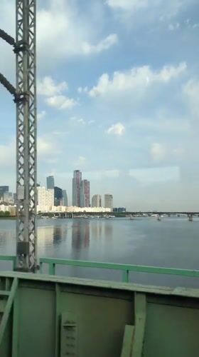 Seoul skyline reflected in river captured on video