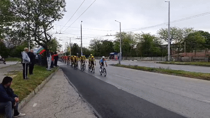 Cycling race draws spectators with Bulgarian flags in Sliven