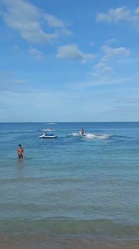 Rock climbing and beach play along Chaweng Noi's shoreline