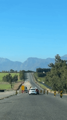 Traffic delays and scenic views documented on R44 Stellenbosch route