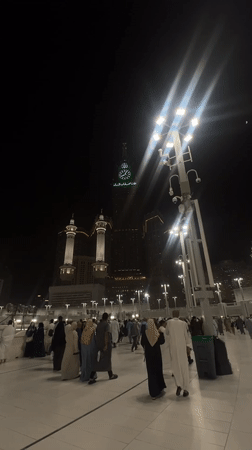 Evening crowds gather at the Grand Mosque plaza in Mecca