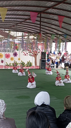 Children's dance performance draws audience in Nukus pavilion