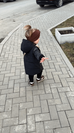 Child photographed in casual portrait session in Yekaterinburg