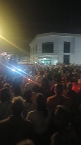 Religious procession with Jesus statue draws crowds in Tinaquillo