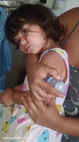 Toddler receives diabetes monitoring sensor in Caracas