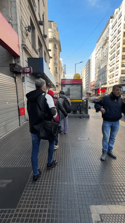 Casual Buenos Aires afternoon, street scenes and bathroom selfies