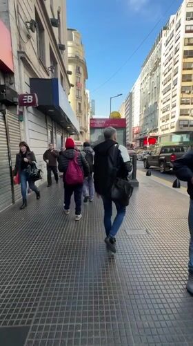 Casual Buenos Aires afternoon, street scenes and bathroom selfies