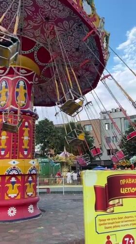 Amusement park rides in full swing, Vladivostok